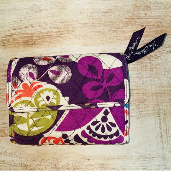 vera bradley trifold wallet